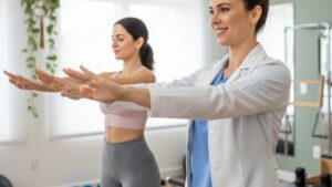 Imagem de Mastopexia - 5 Exercícios Leves que Ajudam na Recuperação da Mastopexia