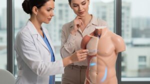 Imagem de Lipoabdominoplastia - Como a lipoabdominoplastia pode corrigir assimetrias abdominais